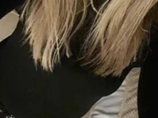 Elly49