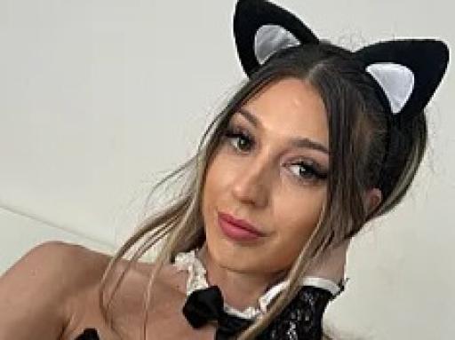 Lola Henderson