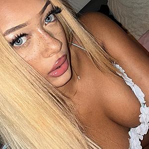 MissKiki webcam