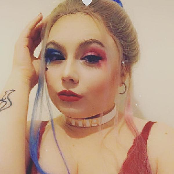 Naughty Blondie webcam