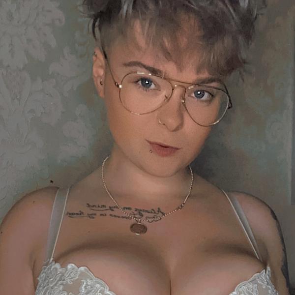 Charley Blue webcam