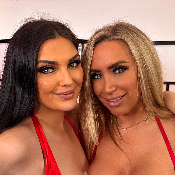 Karlie and Roxee Courture webcam