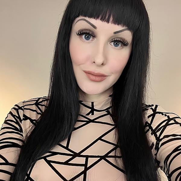 Holly Hardy webcam