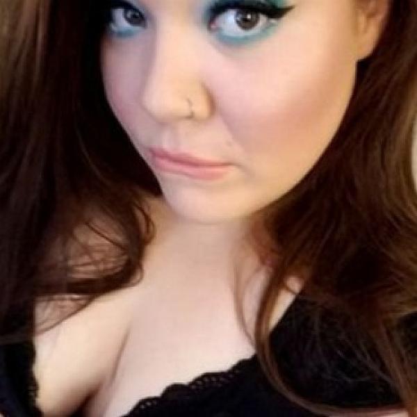 Kiki PlumpAss webcam