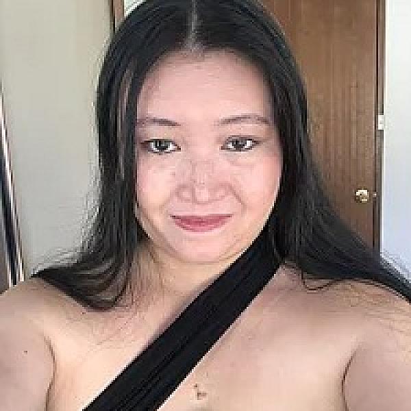 Trinah Glamour Babe webcam