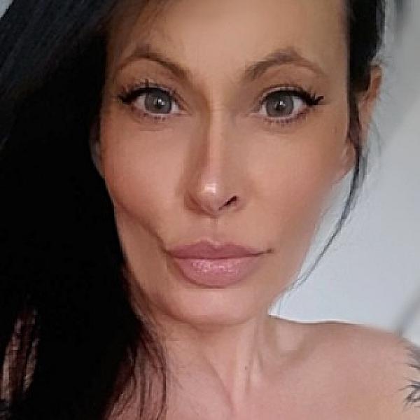 Talia Vaiolet webcam