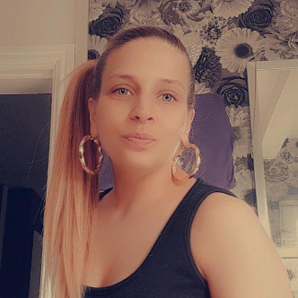Natalie Love webcam