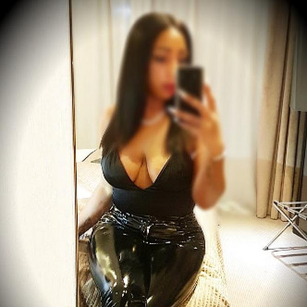 Caramel Squirter webcam