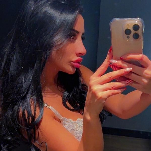 Maya Maddison webcam