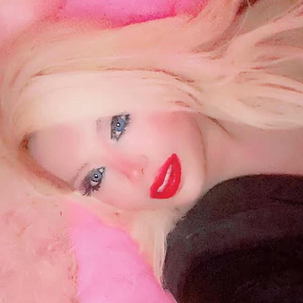 SexyAsianDolly webcam