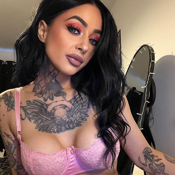 Mistress Vanessa webcam