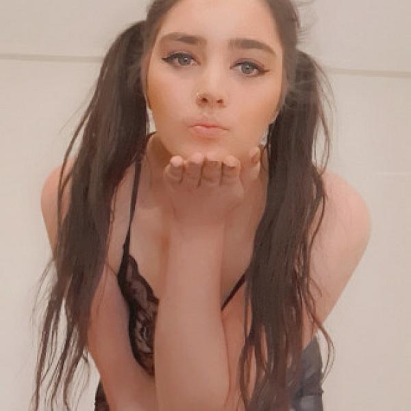Make Polly Cum webcam