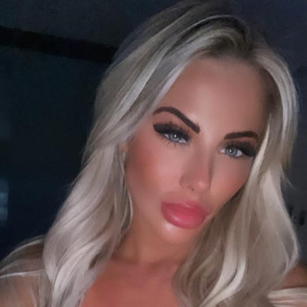 Miss Isabella webcam