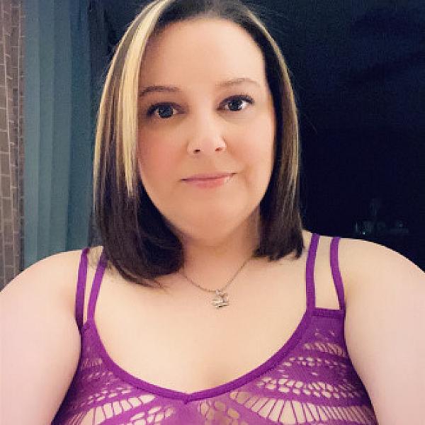 Alaina Lee webcam