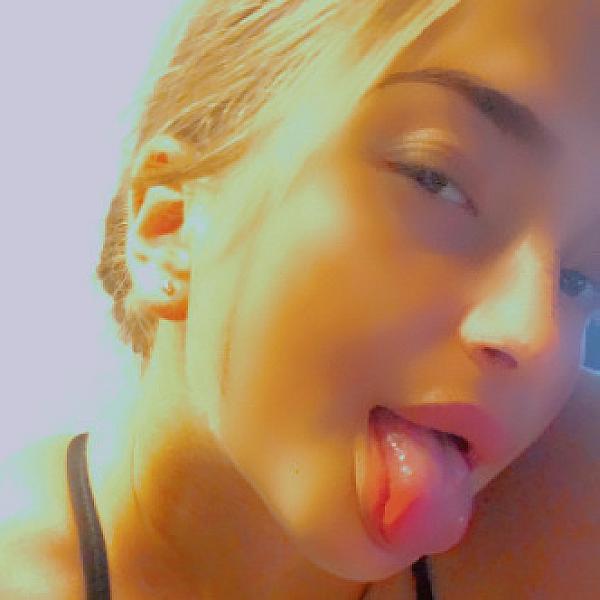 Nixie Dove webcam