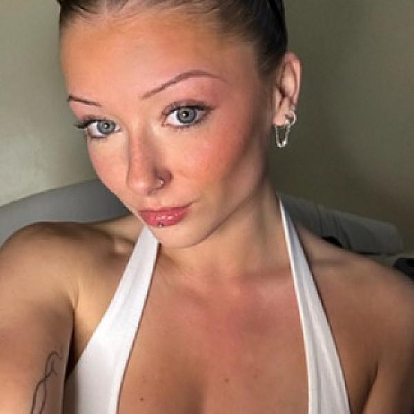 Gigi Mae webcam
