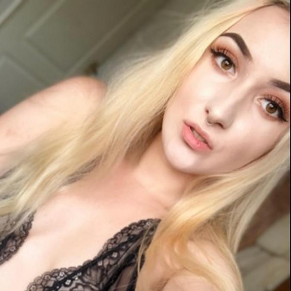 Cali Armani webcam