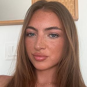 PetiteLilyUk webcam