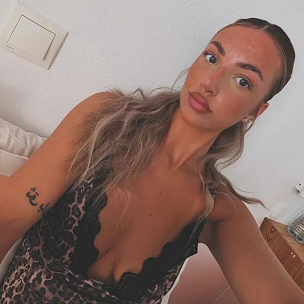 Britishblondee