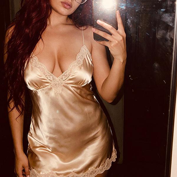 Redhead Goddess webcam