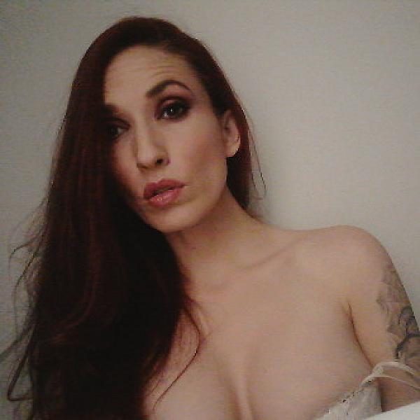 Mrs Creme webcam