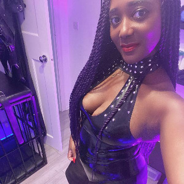 Mistress Lorraine webcam