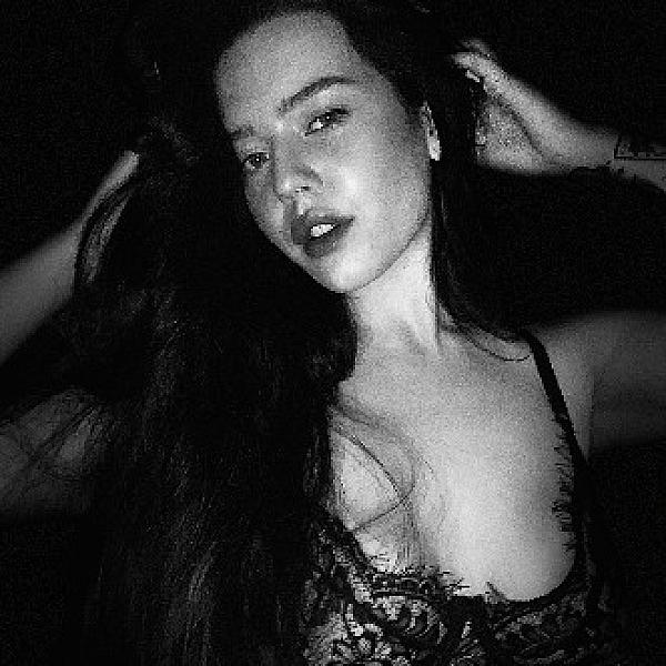 Lola Love Joy webcam