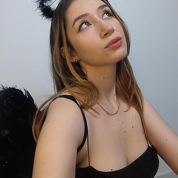 SelinaViolet webcam