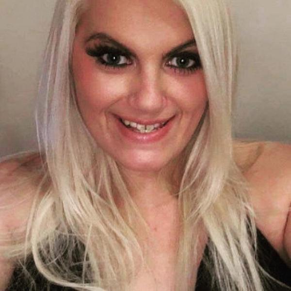 Hollie Monroe webcam