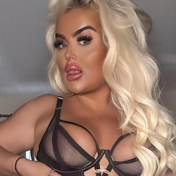 Leah Lucy webcam