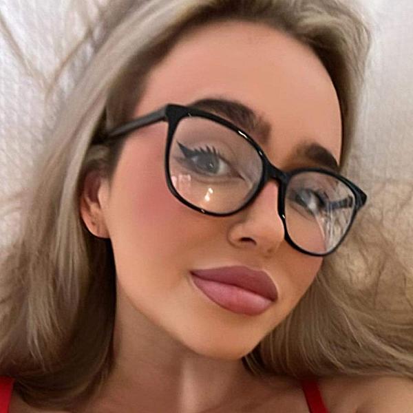 Angelica White webcam