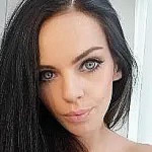 Cassie Lovely webcam