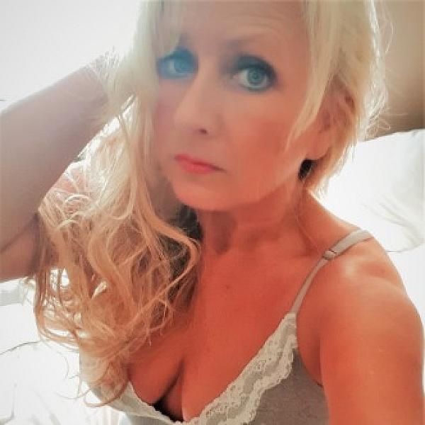 Miss Jenni Jones webcam