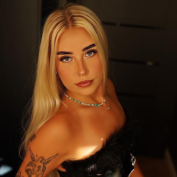 KristyHot webcam