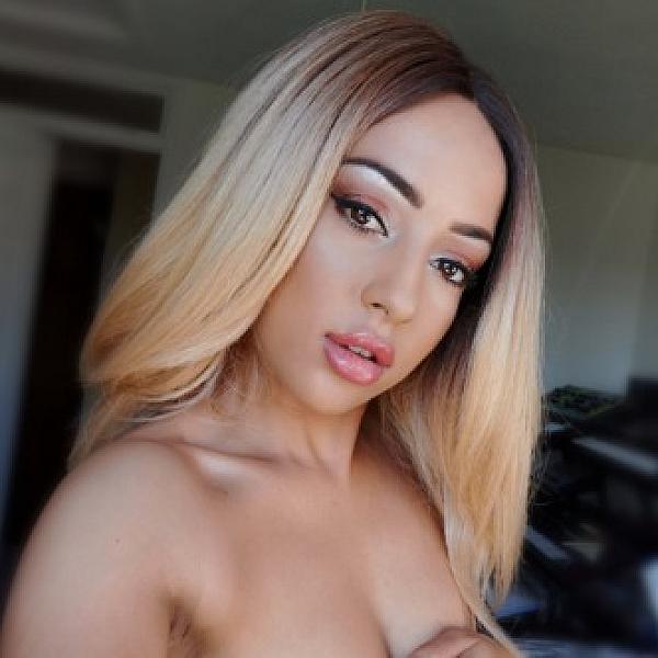 Kayla Louise webcam