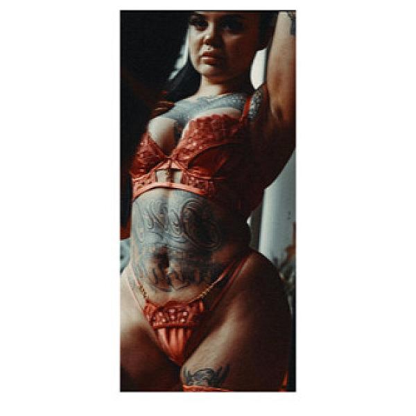 Elle Beltran webcam