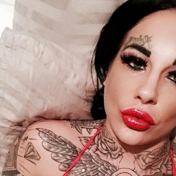 Roxi Diamond webcam