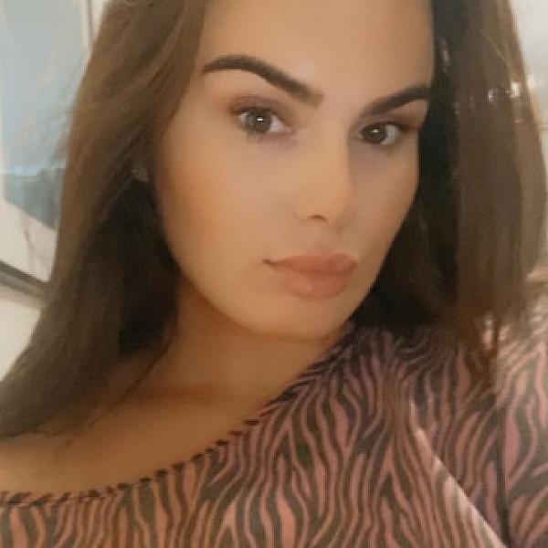 English Elle webcam