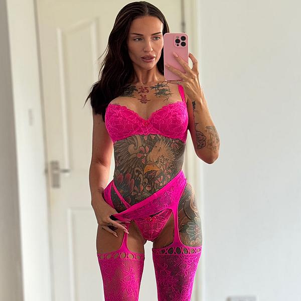 Nikki Foxx webcam