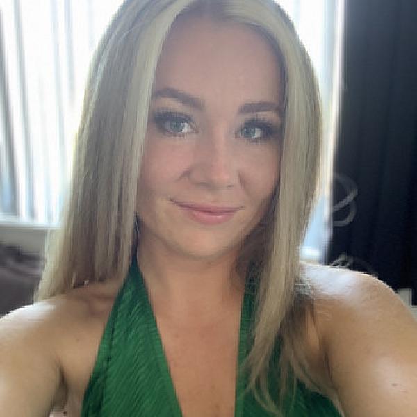 Scarlett Simpson webcam