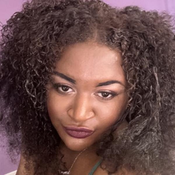 HoneyNoir888 webcam