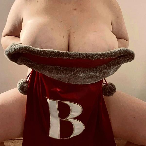 Big Busty Betty 0069 webcam