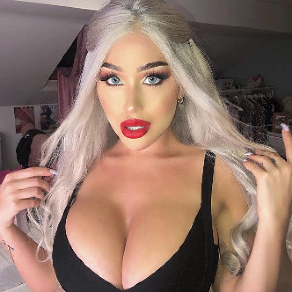 Simone Belle webcam