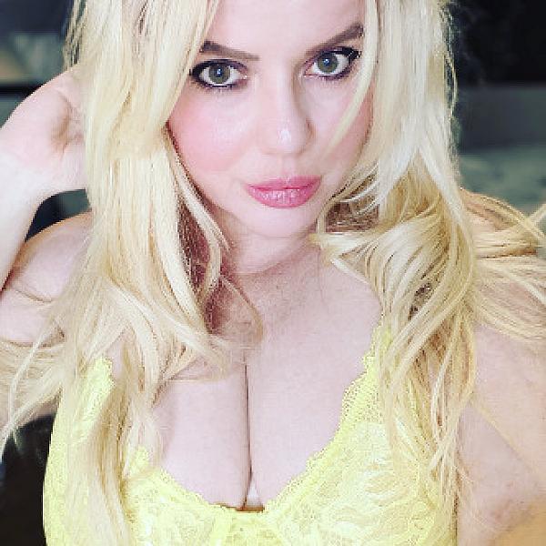 Holly Alice webcam