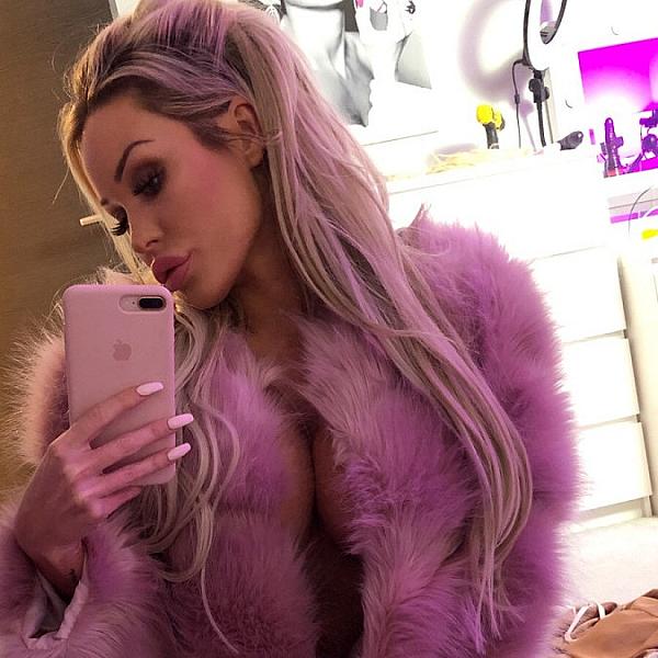 Kiki King webcam
