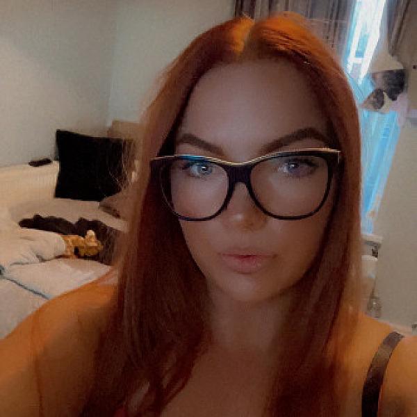 x Adela Aurax webcam