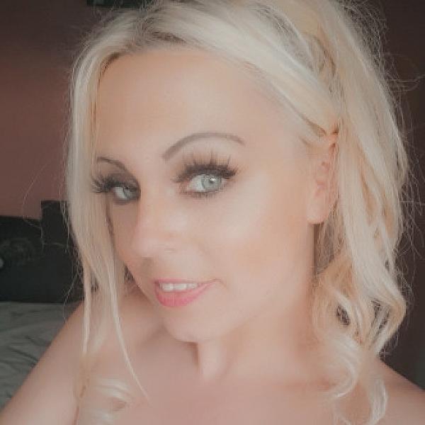 Kirsty B webcam