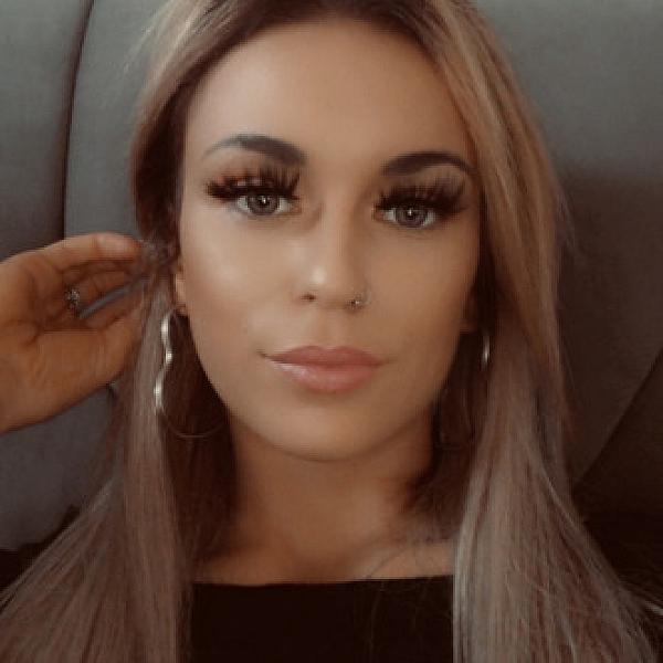 Chloe Bee webcam
