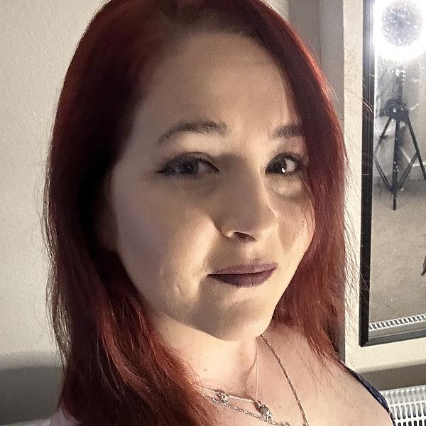 Savannah Lou webcam
