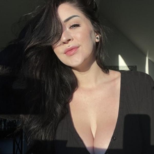 Alexx Darko webcam